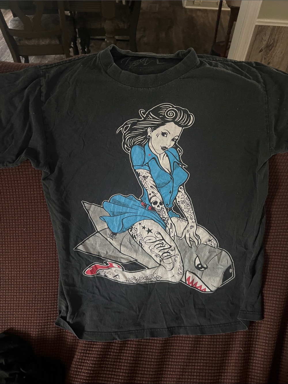 Black Men’s Graphic Tee with Blue Pin-Up Illustration